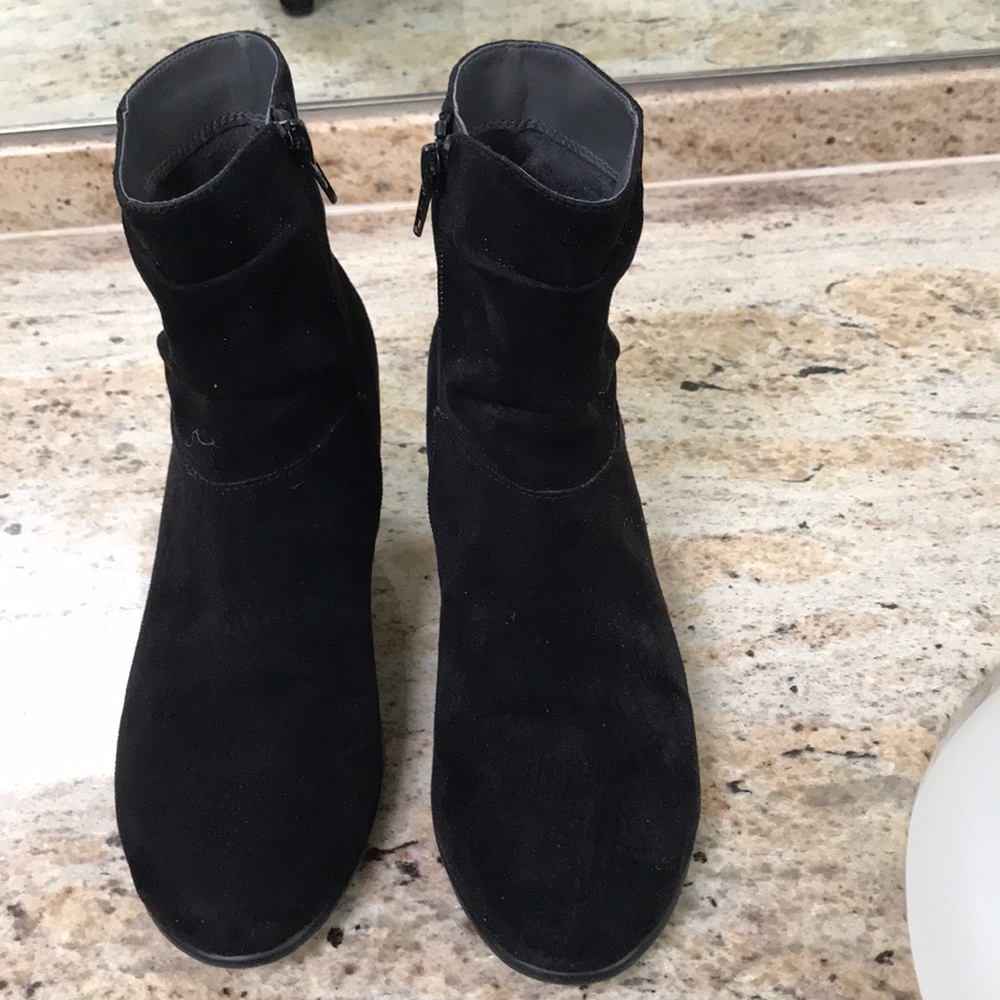 Black suede boots good condition